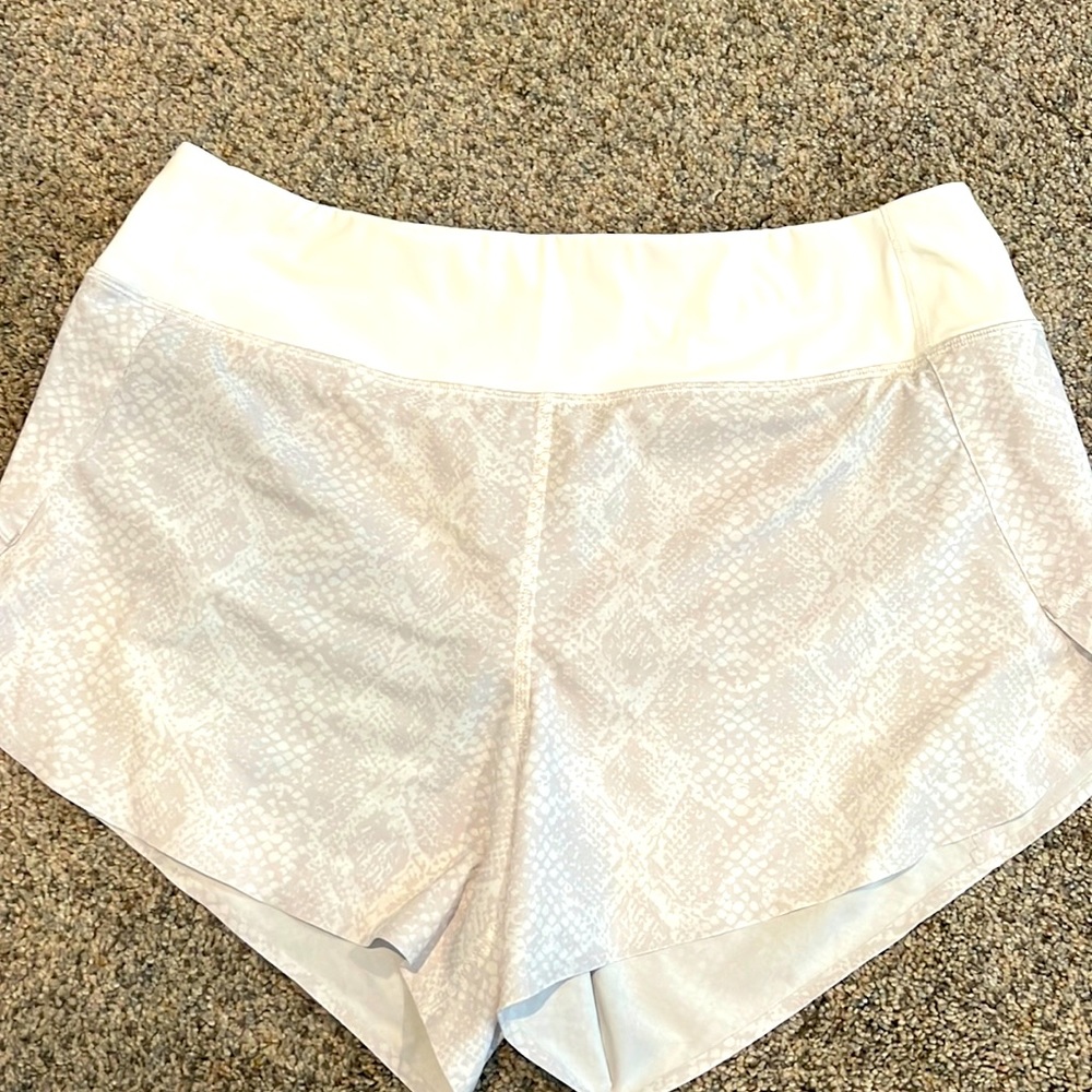 Athleta Run with It 3” Short